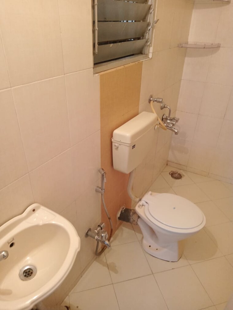 Bathroom, viman nagar 3 Bedroom 1695 Sq.Ft. Apartment In Viman Nagar Pune 9517487