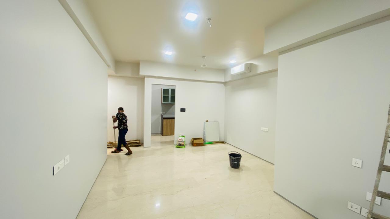 3 BHK + Study Room Apartment For Rent in Rustomjee Seasons