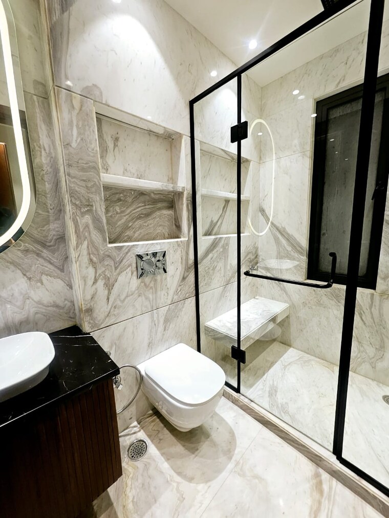 Attached Bathroom, unitech-south-city-1 3 Bedroom 192 Sq.Yd. Builder Floor In South City 1 Gurgaon 9517709