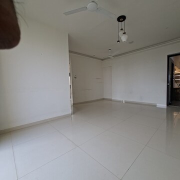 Room in 2 BHK Apartment at Lotus Unity, Versova – for Rent