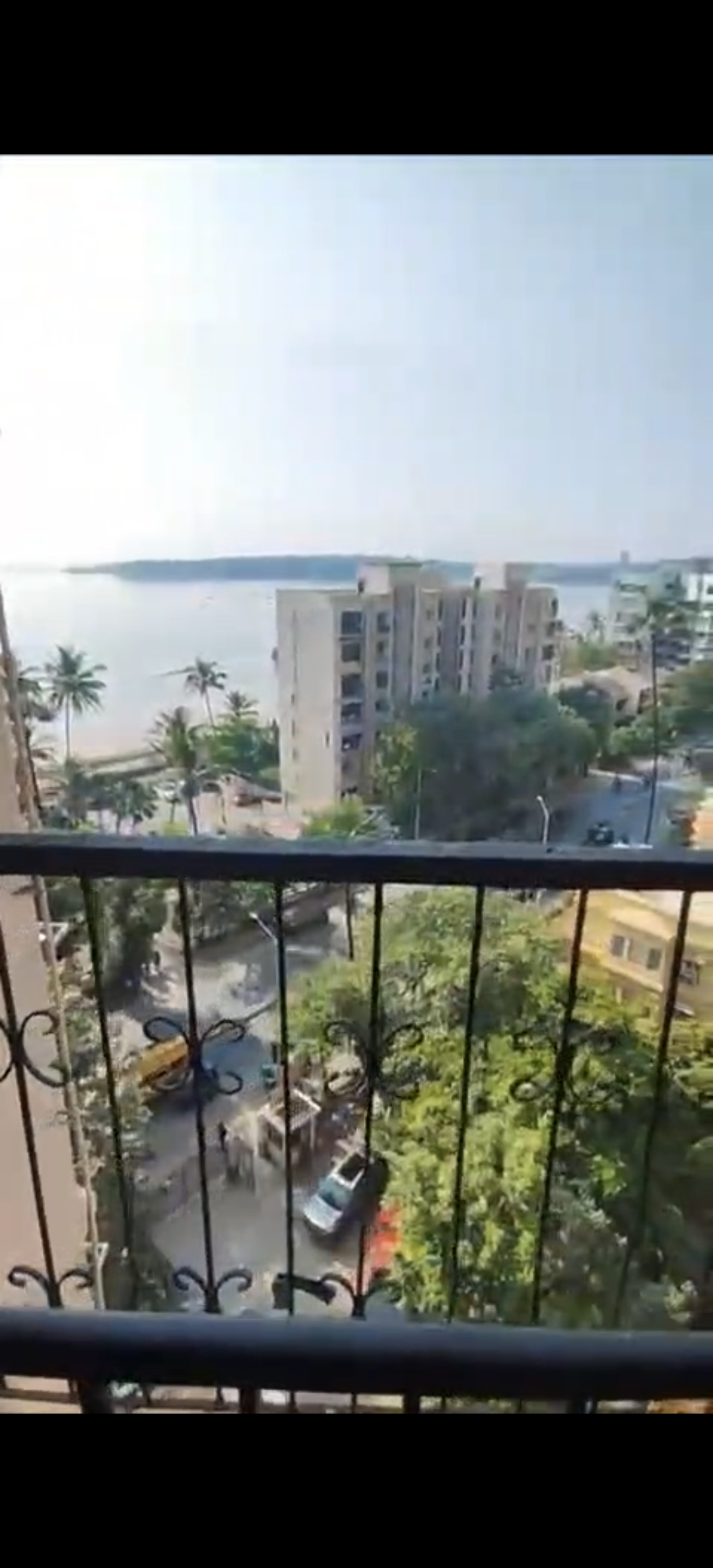 1 BHK + Extra Room 600 Sq.Ft. Apartment in Mount Sea View Apartment