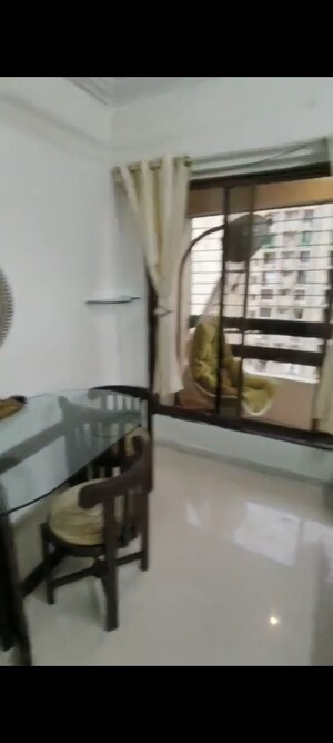 Room in 1 BHK Apartment at Kandivali West – for Rent