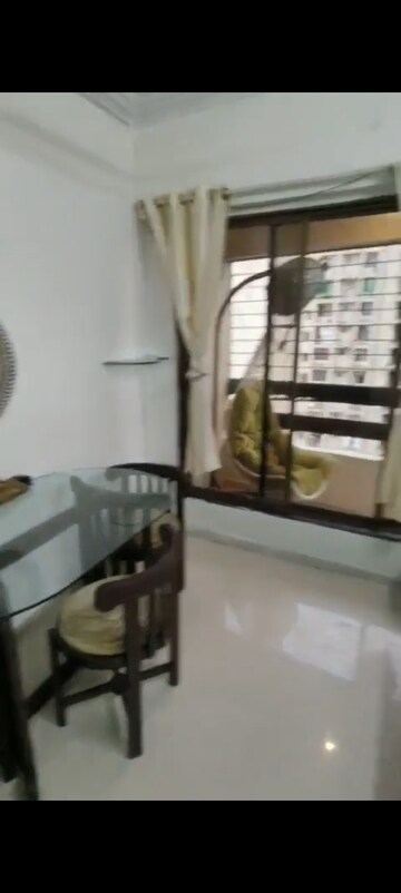 Room in 1 BHK Apartment at Kandivali West – for Rent