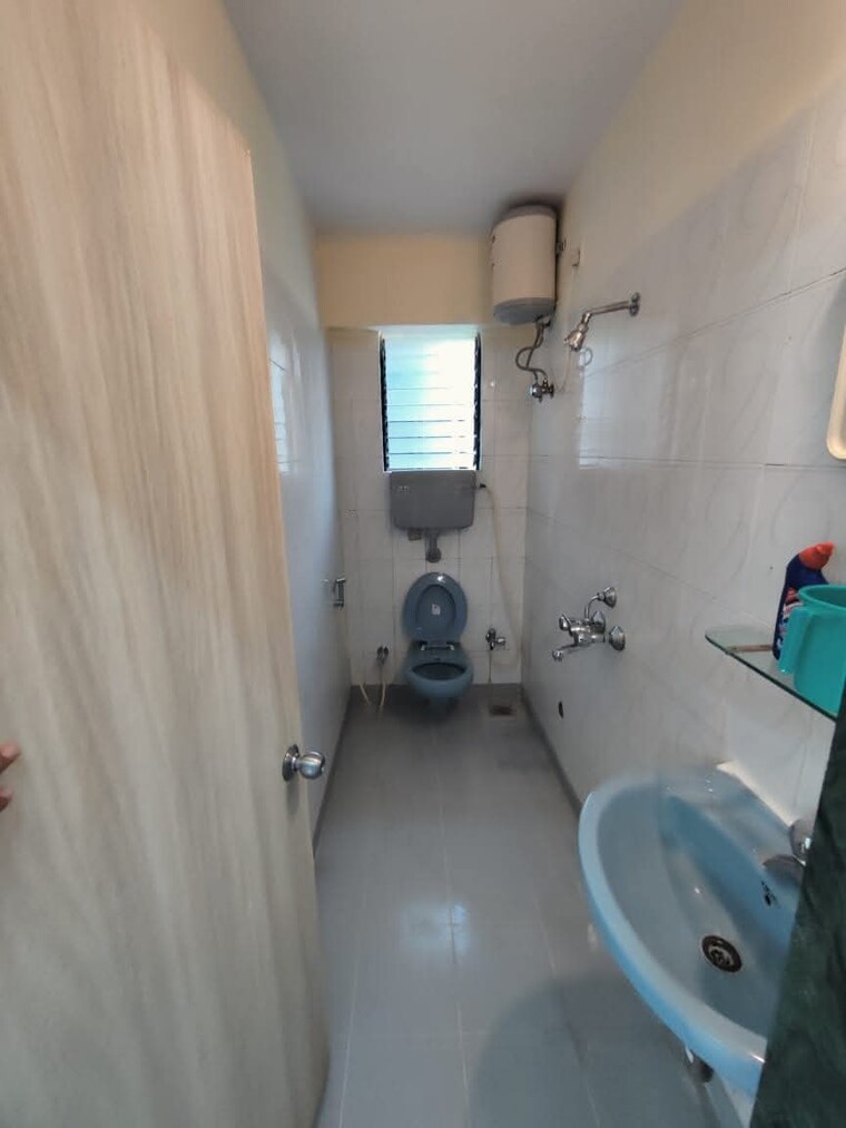Bathroom, mahavir-kanti-avenue 2 Bedroom 920 Sq.Ft. Apartment In Nalasopara East Palghar 9517901