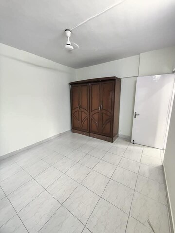 Room in 2 BHK Apartment at Mahavir Kanti Avenue, Nalasopara East – for Rent