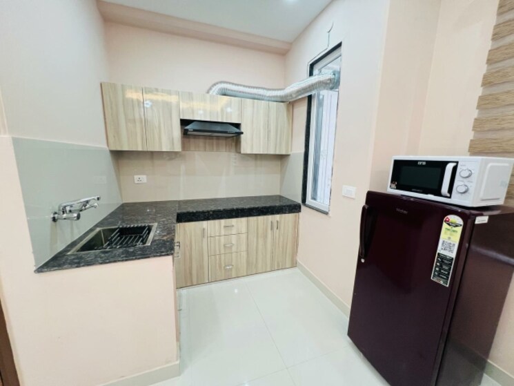 Kitchen, paras-tierea 1 Bedroom 450 Sq.Ft. Apartment In Sector 137 Noida 9517967