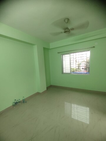 Room in 2 BHK Apartment at Kaikhali – for Sale