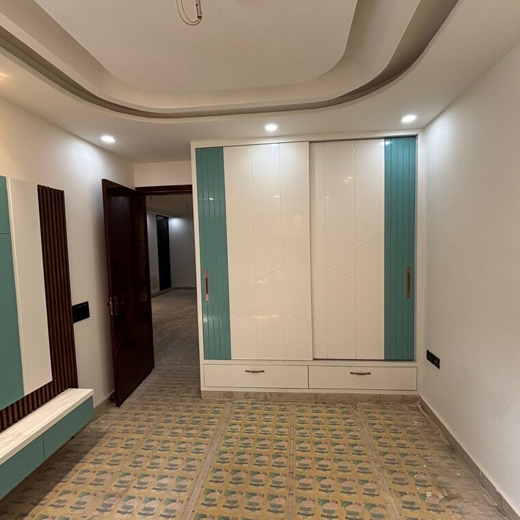 Room, malcha marg 6+ Bedroom 375 Sq.Yd. Independent House In Malcha Marg Delhi 9518071