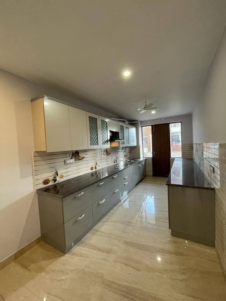 Kitchen, unitech-cyber-park 2.5 Bedroom 1423 Sq.Ft. Builder Floor In Sector 39 Gurgaon 9518065