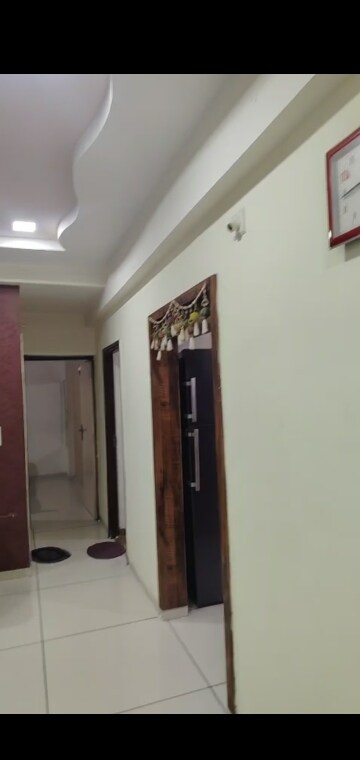 Room in 3 BHK Apartment at Chandkheda – for Rent