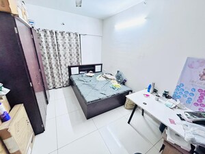 Team Area in 2 BHK Apartment at Amanora Adreno Towers, Hadapsar – for Rent