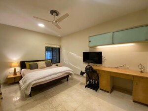 Room in 3 BHK Apartment at Joy Legend, Khar West – for Sale
