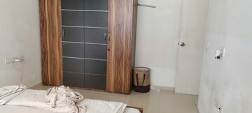 Room in 3 BHK Apartment at Shela – for Rent