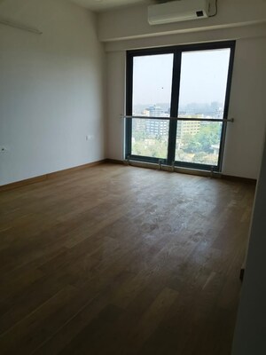 Room in 3 BHK Apartment at Seasons Trimurti, Santacruz West – for Sale