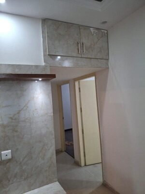 Room in 2 BHK Apartment at Sector 10 Greater Noida – for Rent