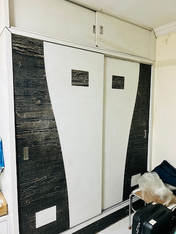 Furnished Amenities in 2 BHK Apartment at Sagar Apartment Sion, Sion – for Sale