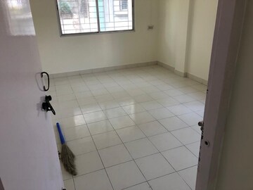 Room in 2 BHK Apartment at Anandvan Residency, Anand Nagar – for Rent