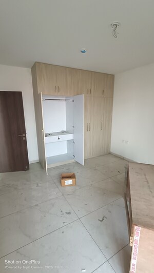 Room in 3 BHK Apartment at Rishita Manhattan, Gomti Nagar – for Rent