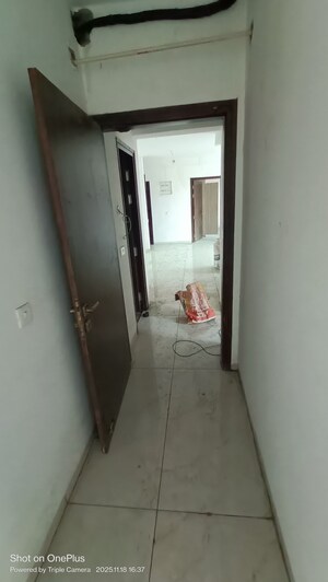 Room in 3 BHK Apartment at Rishita Manhattan, Gomti Nagar – for Rent