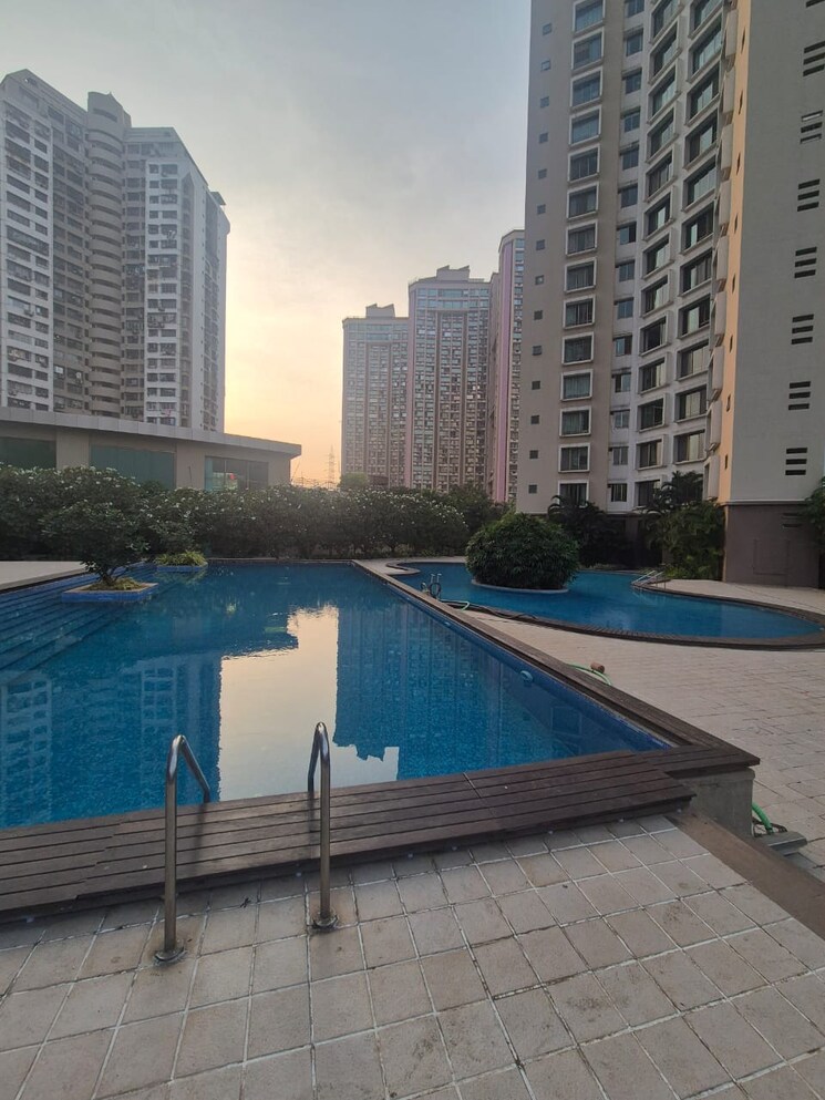 Swimming Pool, oberoi-realty-park-view 2 Bedroom 1080 Sq.Ft. Apartment In Kandivali East Mumbai 9518474