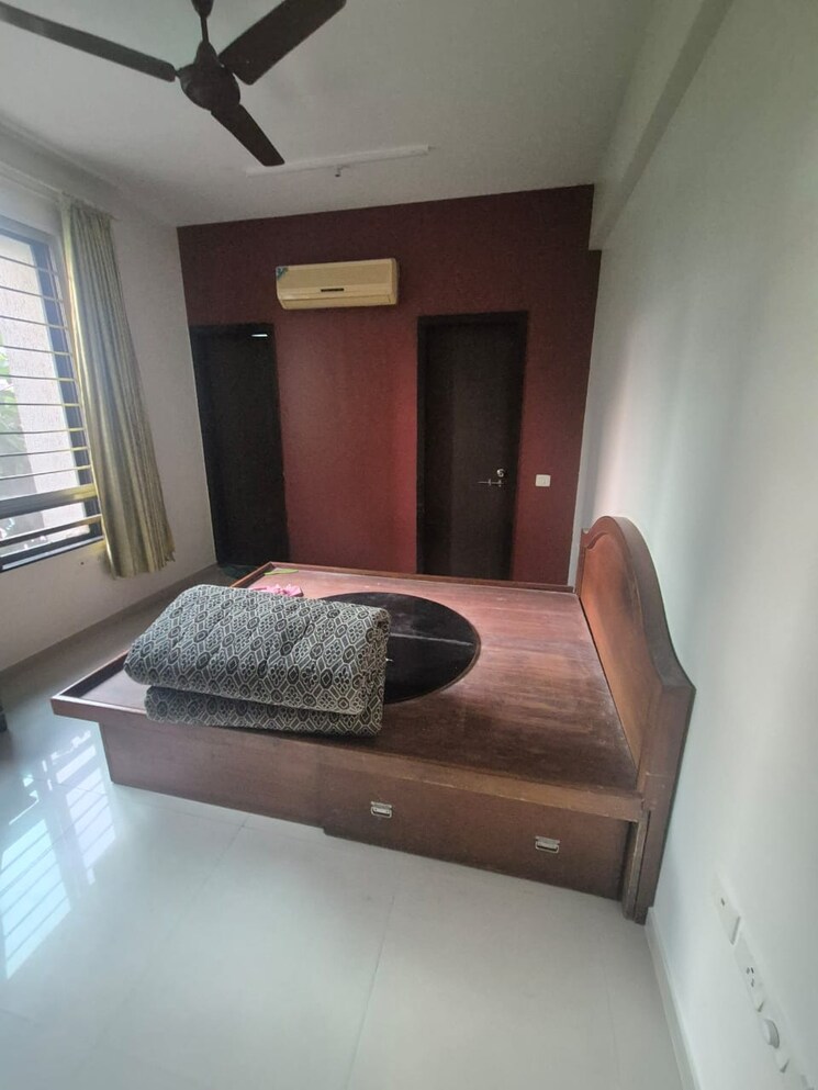 Bedroom, oberoi-realty-park-view 2 Bedroom 1080 Sq.Ft. Apartment In Kandivali East Mumbai 9518474
