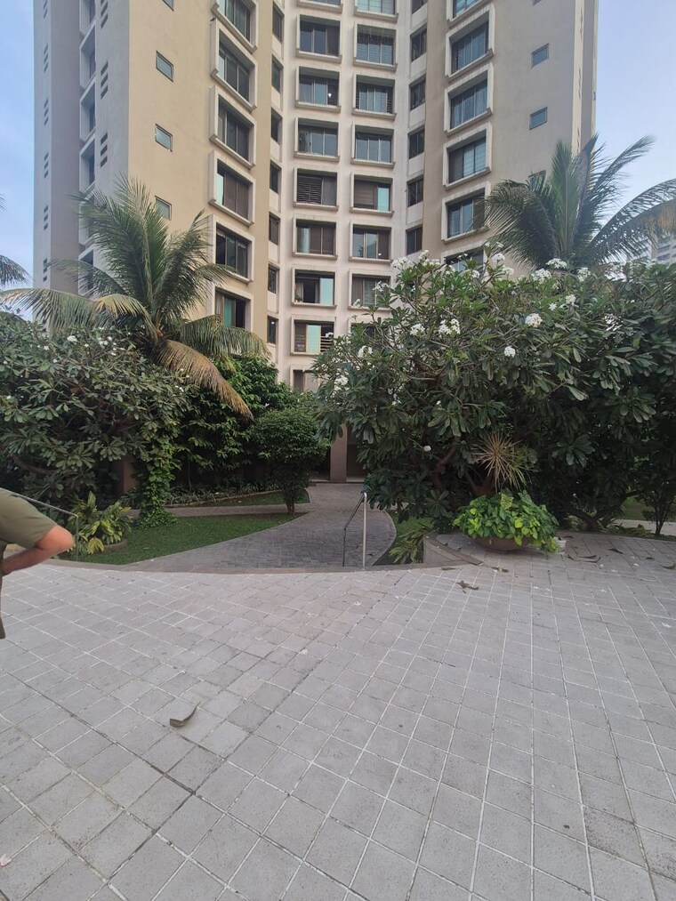 Exterior View, oberoi-realty-park-view 2 Bedroom 1080 Sq.Ft. Apartment In Kandivali East Mumbai 9518474