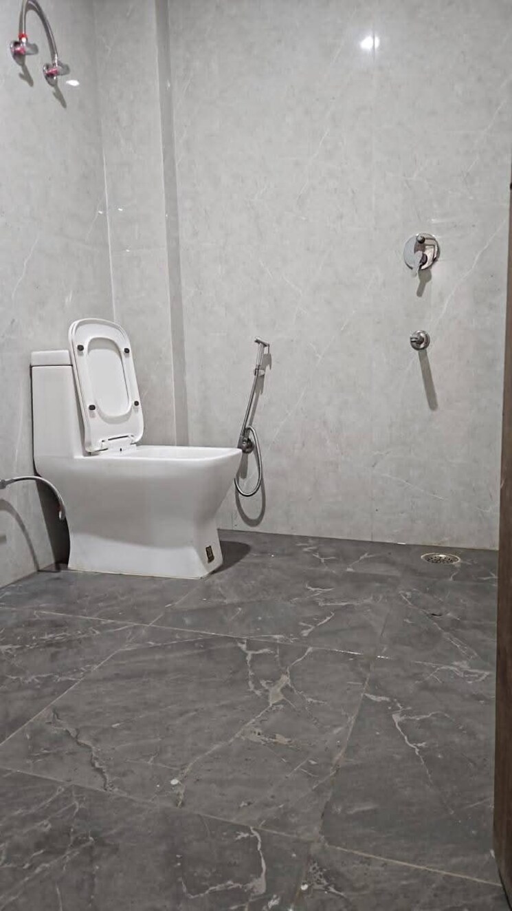 Bathroom, chattarpur 1 Bedroom 450 Sq.Ft. Builder Floor In Chattarpur Delhi 9518580