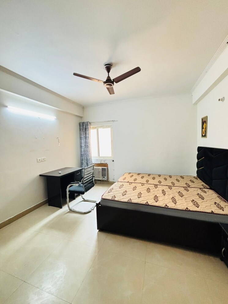 Bedroom, amrapali-crystal-homes 3 Bedroom 1375 Sq.Ft. Apartment In Sector 76 Noida 9518612