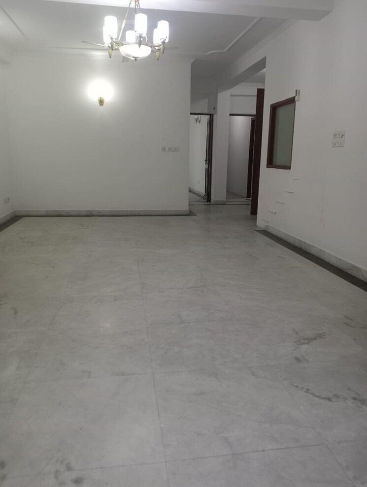 Room, lajpat nagar ii 3 Bedroom 1800 Sq.Ft. Builder Floor In Lajpat Nagar ii Delhi 9518664