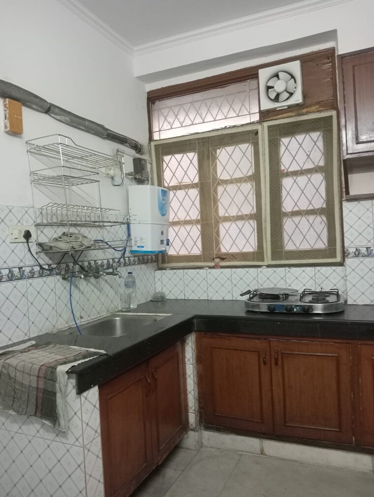 Kitchen, lajpat nagar ii 3 Bedroom 1800 Sq.Ft. Builder Floor In Lajpat Nagar ii Delhi 9518664