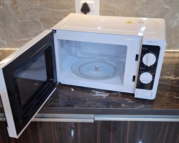 Furnished Amenities in 3 BHK Apartment at Amrapali Crystal Homes, Sector 76 – for Rent