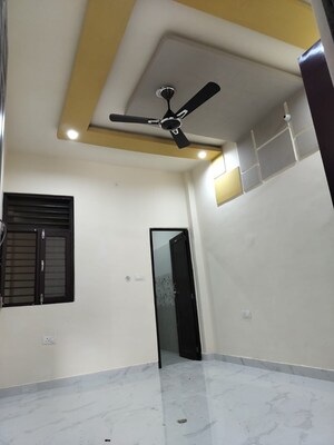 Room in 3 BHK Apartment at Sgpgi – for Sale