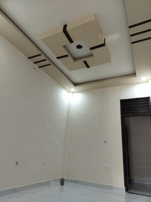 Room in 3 BHK Apartment at Sgpgi – for Sale