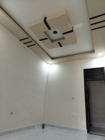 Room in 3 BHK Apartment at Sgpgi – for Sale