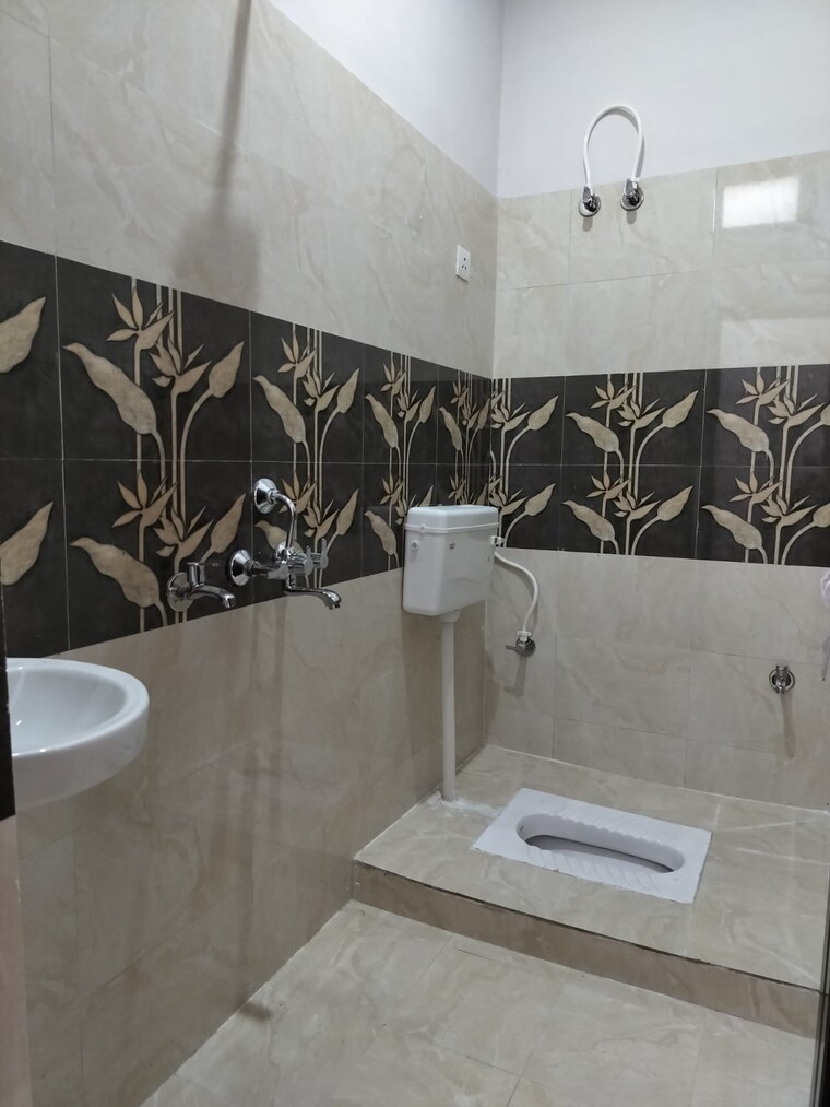 Bathroom, sgpgi 3 Bedroom 1000 Sq.Ft. Apartment In Sgpgi Lucknow 9518730