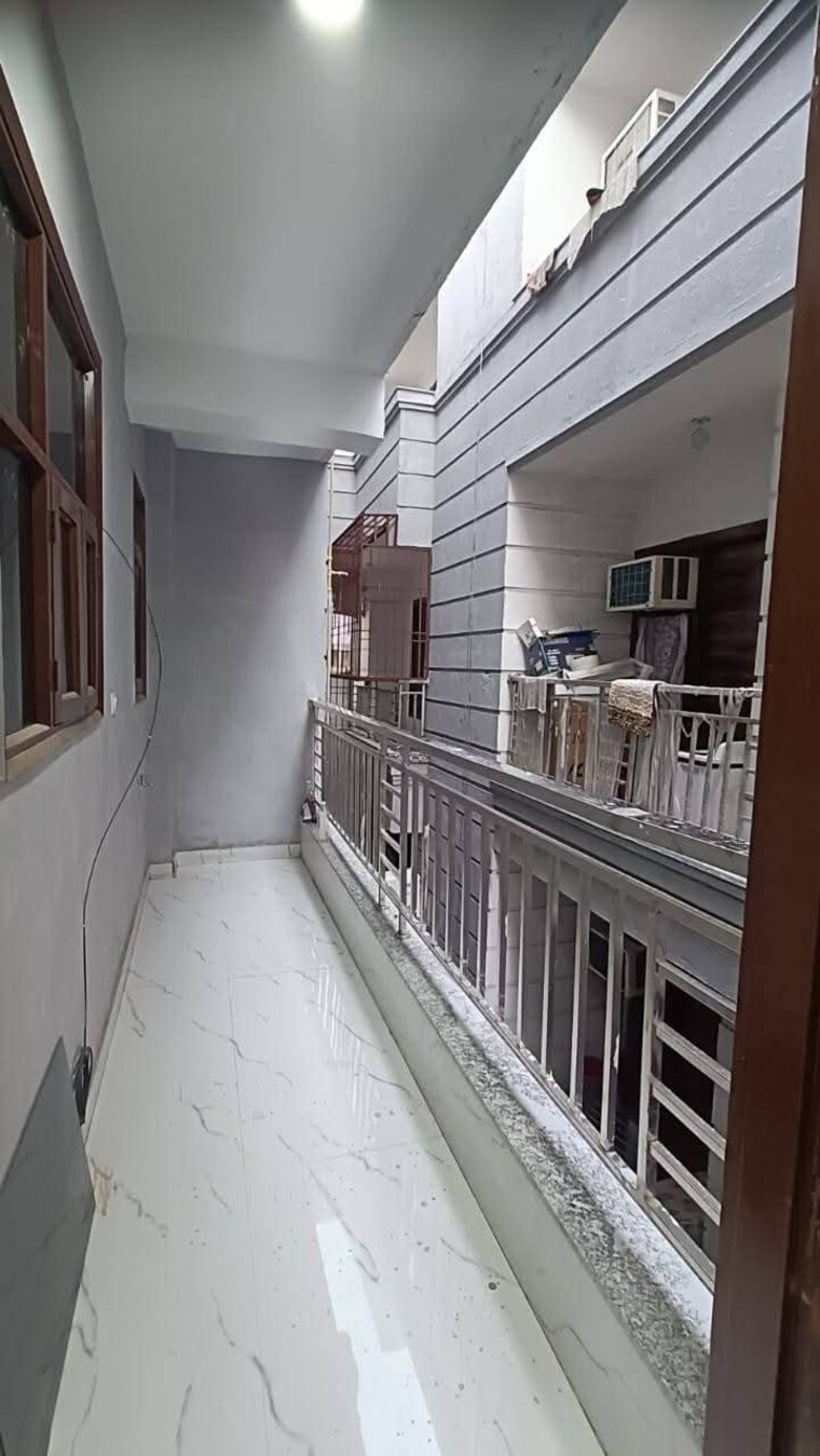 Balcony, chattarpur 1 Bedroom 450 Sq.Ft. Builder Floor In Chattarpur Delhi 9518766