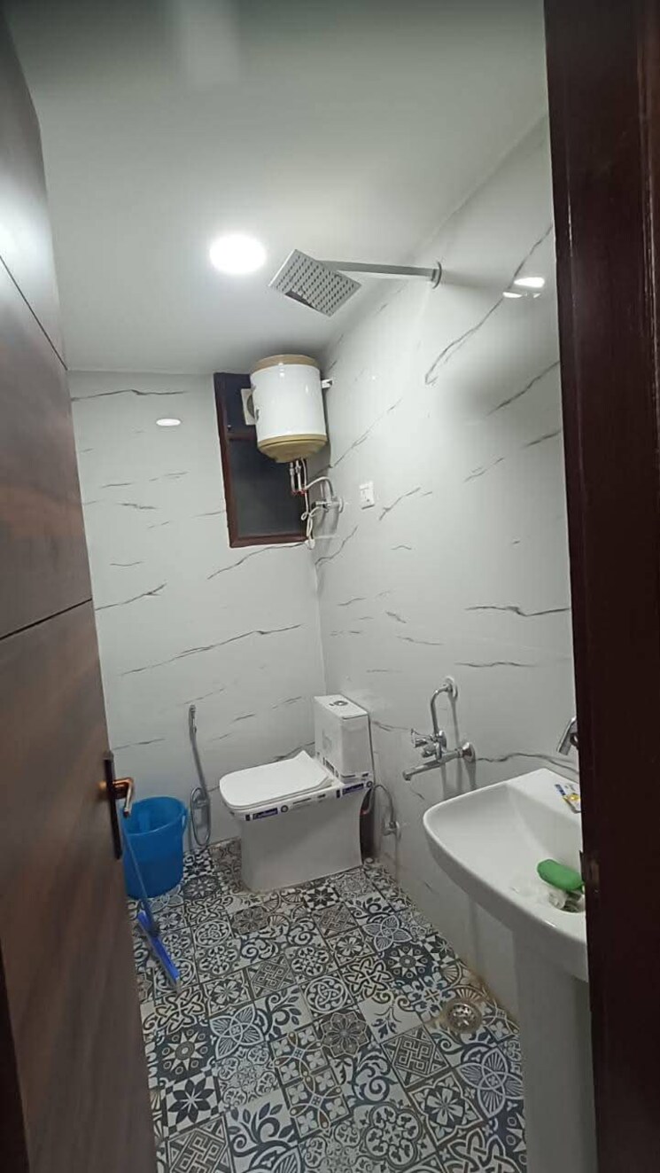 Bathroom, chattarpur 1 Bedroom 450 Sq.Ft. Builder Floor In Chattarpur Delhi 9518766