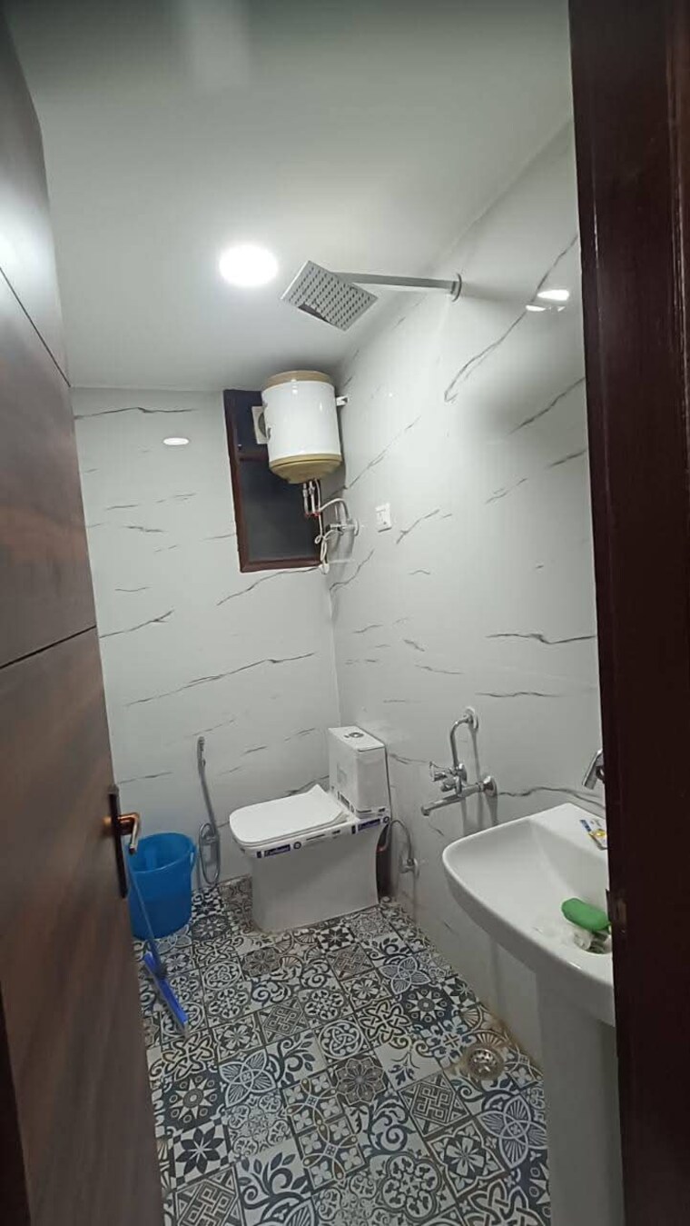 Bathroom, chattarpur 1 Bedroom 450 Sq.Ft. Builder Floor In Chattarpur Delhi 9518766
