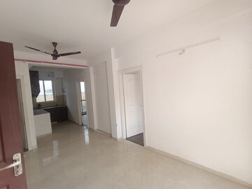 Room in 3 BHK Builder Floor at Sector 77 – for Rent