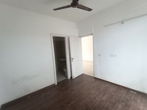 Room in 3 BHK Builder Floor at Sector 77 – for Rent