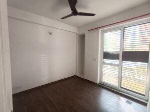 Room in 3 BHK Builder Floor at Sector 77 – for Rent