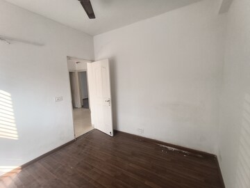 Room in 3 BHK Builder Floor at Sector 77 – for Rent