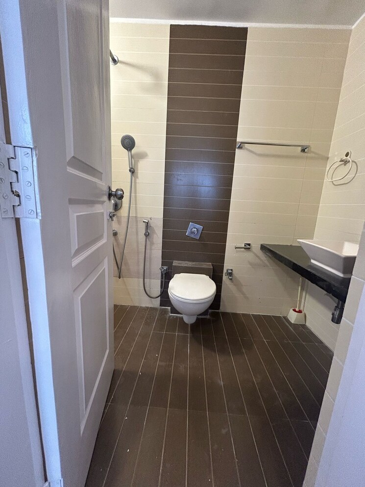 Bathroom, juhu-jivan 2 Bedroom 1510 Sq.Ft. Villa In Juhu Mumbai 9518802