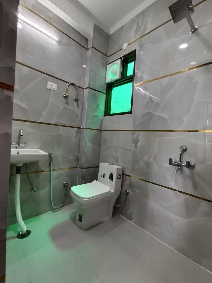 Bathroom, chattarpur 1 Bedroom 450 Sq.Ft. Builder Floor In Chattarpur Delhi 9518824