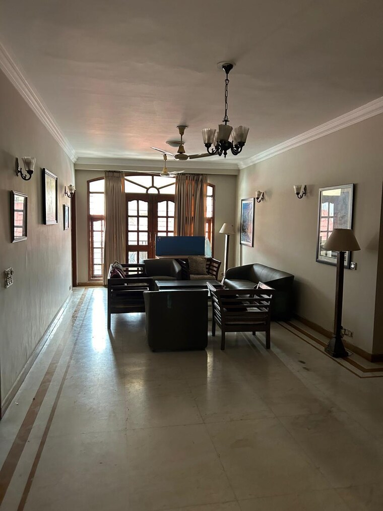 Living Room, dlf-atria 3 Bedroom 500 Sq.Yd. Builder Floor In Dlf Phase ii Gurgaon 9518815