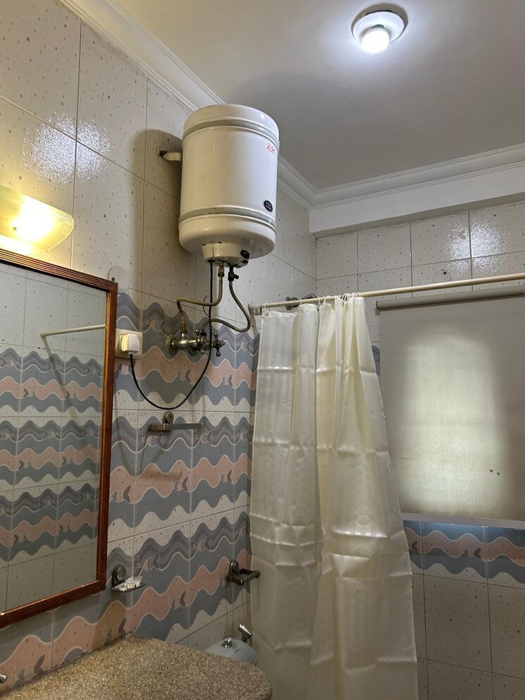 Bathroom, dlf-atria 3 Bedroom 500 Sq.Yd. Builder Floor In Dlf Phase ii Gurgaon 9518815