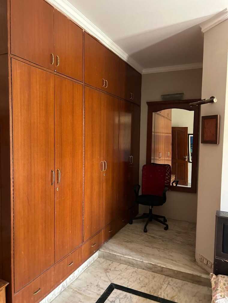 Room, dlf-atria 3 Bedroom 500 Sq.Yd. Builder Floor In Dlf Phase ii Gurgaon 9518815