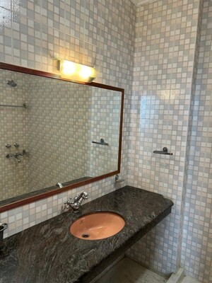 Furnished Amenities in 3 BHK Builder Floor at DLF Atria, Dlf Phase ii – for Rent