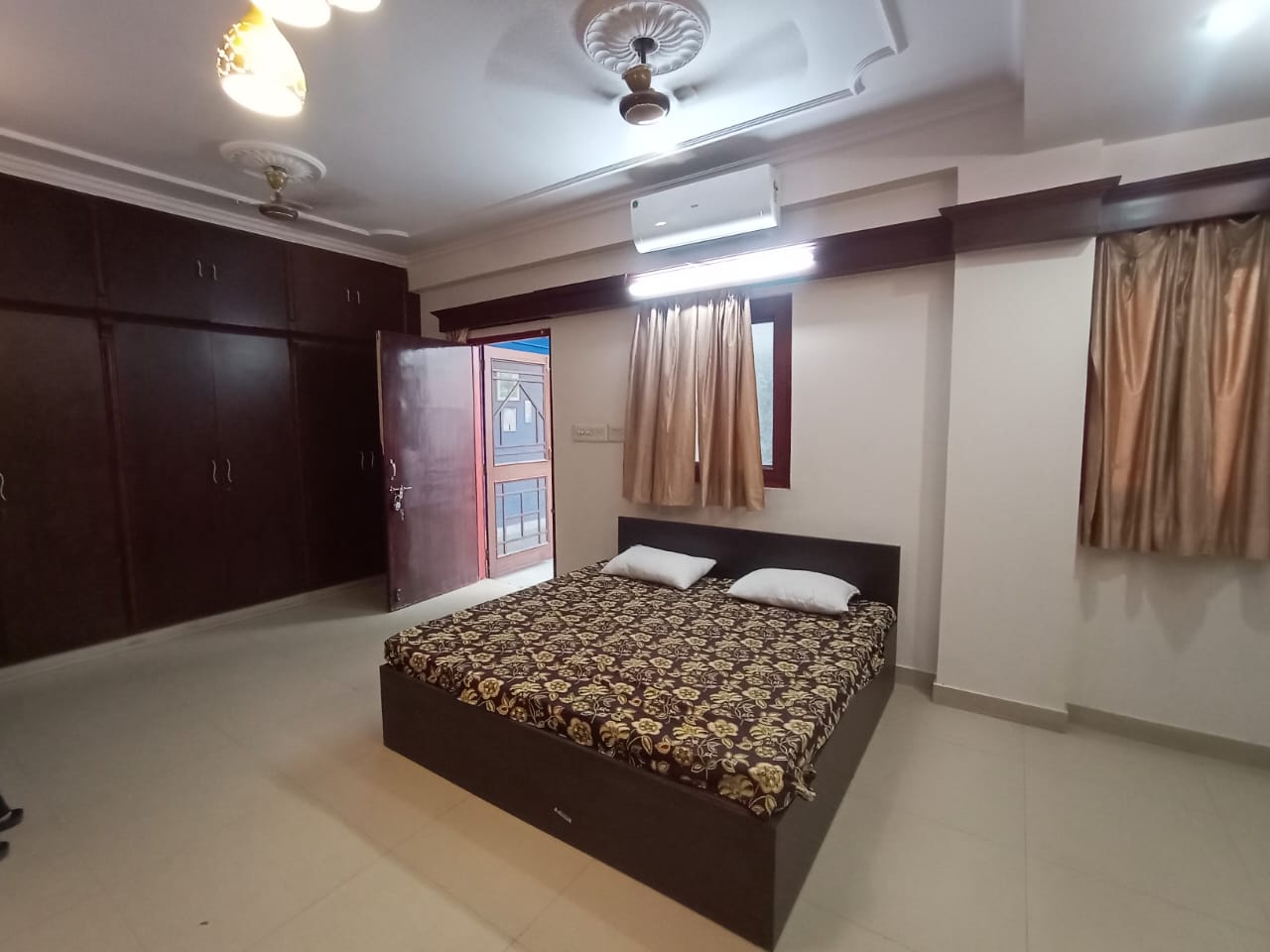 1 Rk+ Servant Room Apartment For Rent in C Scheme