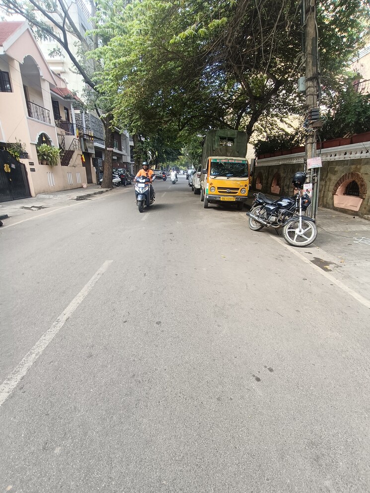  Parking, indiranagar Commercial Co Working Space 2000 Sq.Ft. In Indiranagar Bangalore 9518855